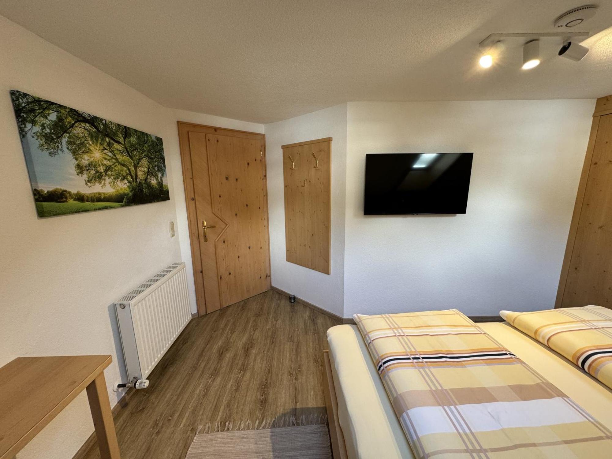 Haus St. Bernard Apartment Pettneu am Arlberg Exterior photo