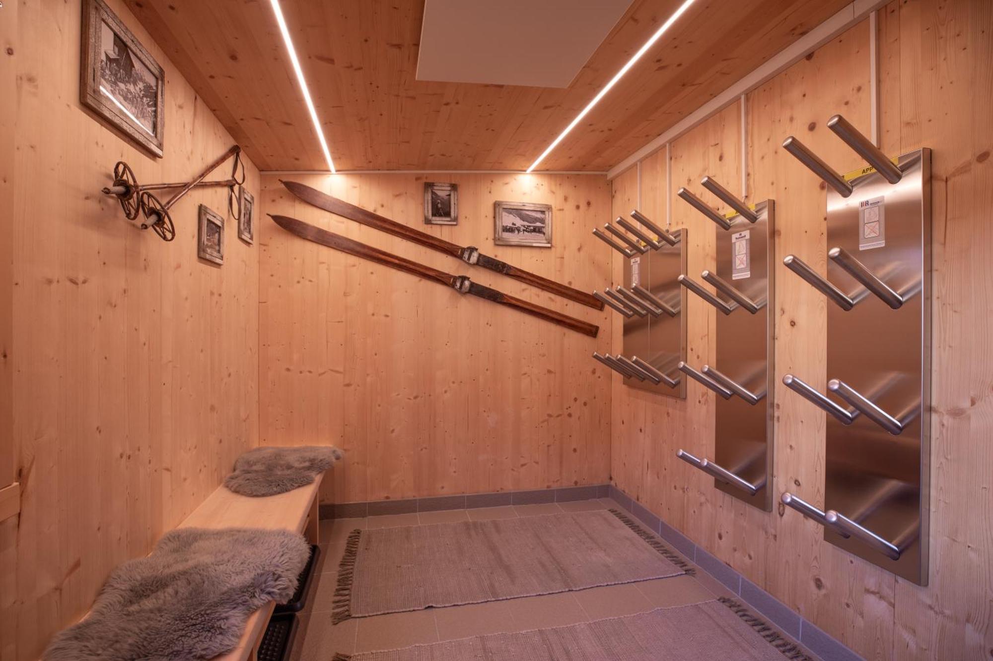 Haus St. Bernard Apartment Pettneu am Arlberg Exterior photo